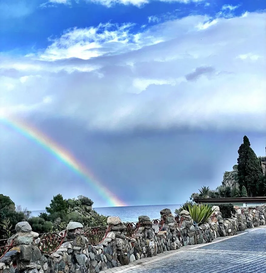 Blue Marine Taormina Apartment 0*,