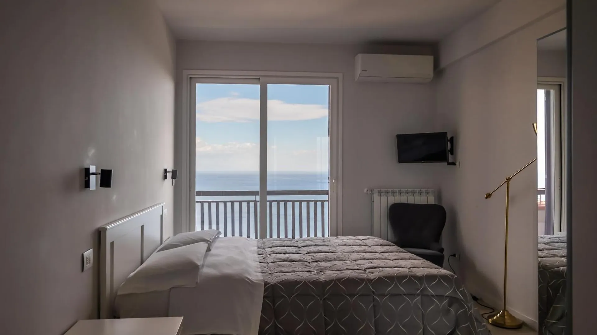 Blue Marine Taormina Apartment