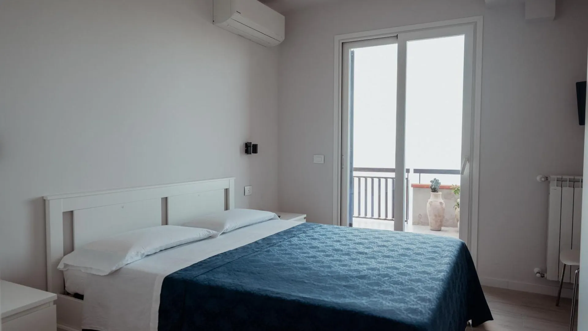 Blue Marine Taormina Apartment 0*,